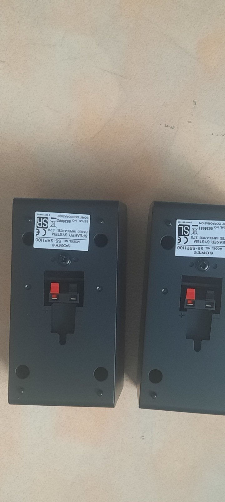 2 boxen merk Sony