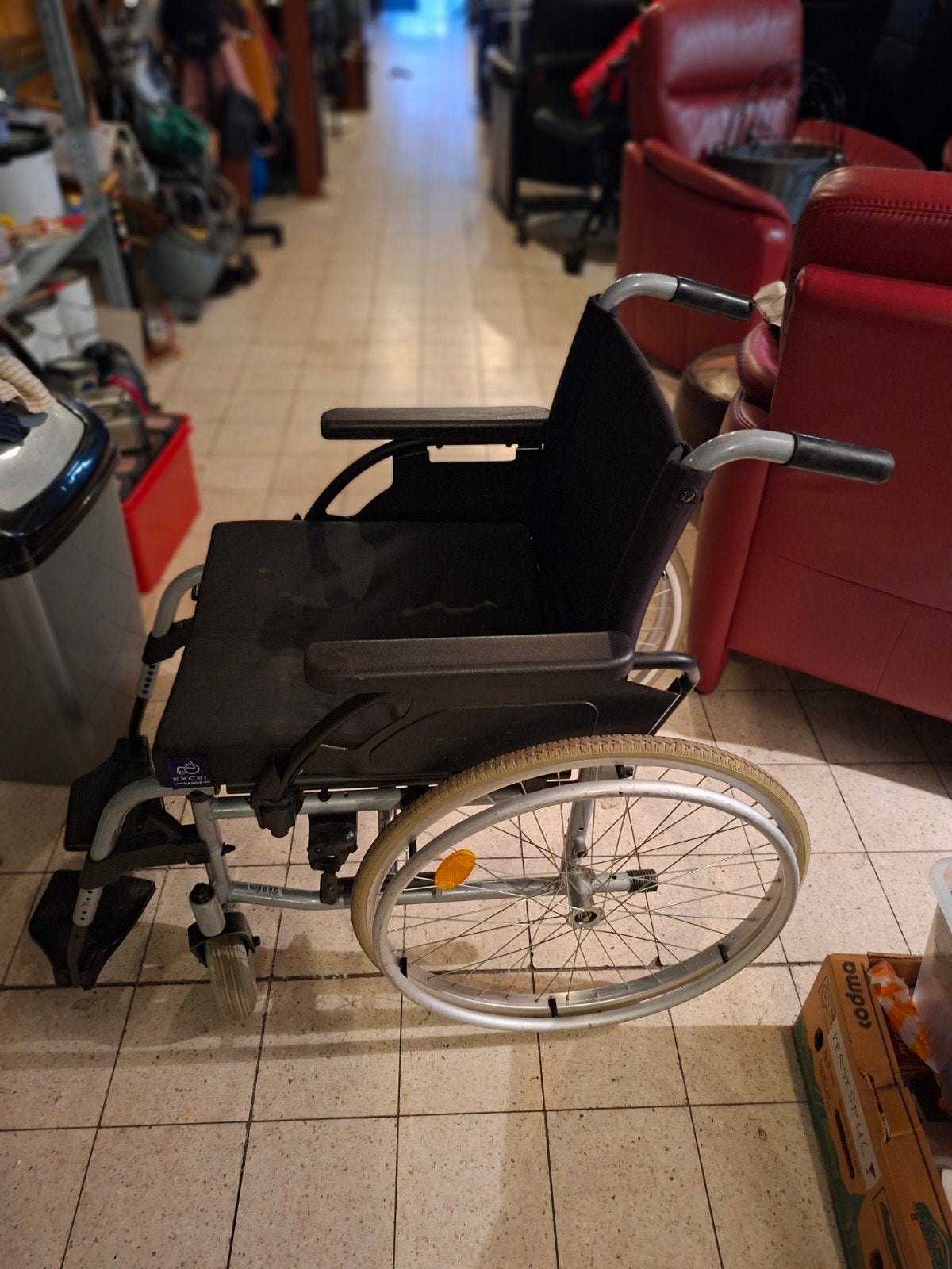 Rolstoel bij sb kringloop in zwartewaal, Diversen, Ophalen, Elektrische rolstoel