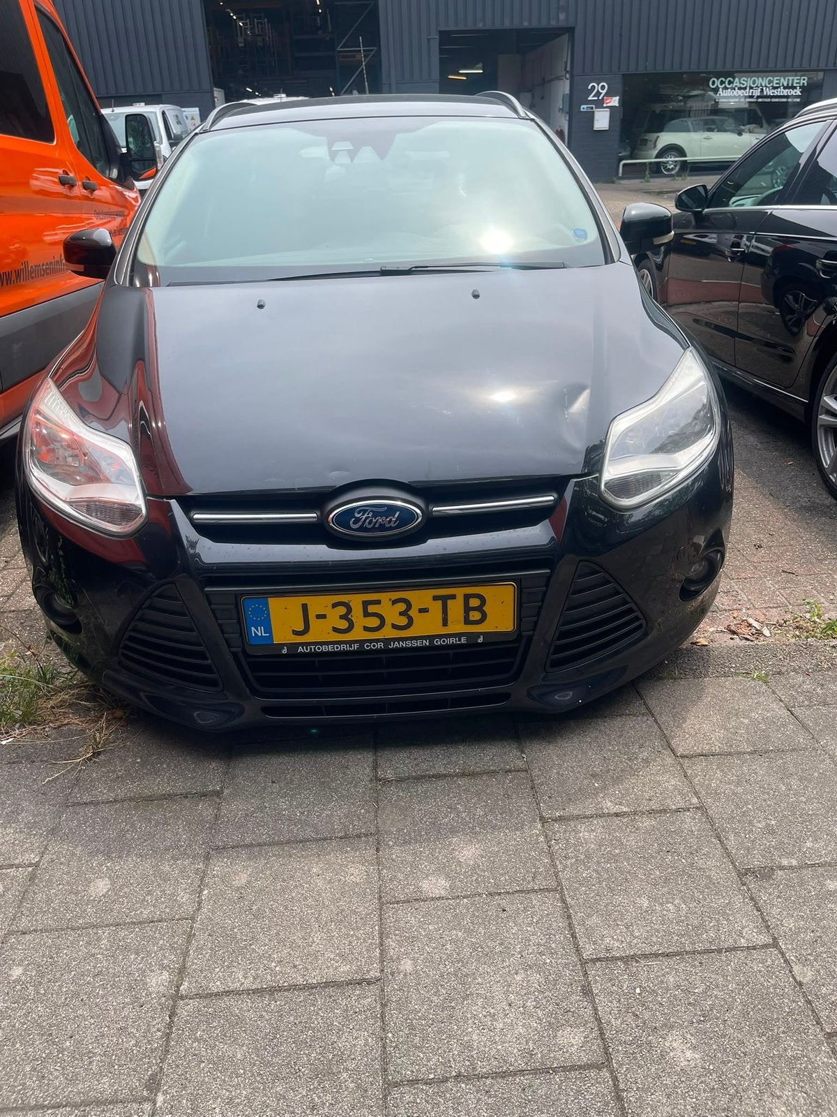 FORD FOCCUS 1.0 ECOBOOST 2013 MET MOTOR SCHADE MET APK, Auto diversen, Schadeauto's, Ophalen, Zwart, Stationwagon, Handgeschakeld