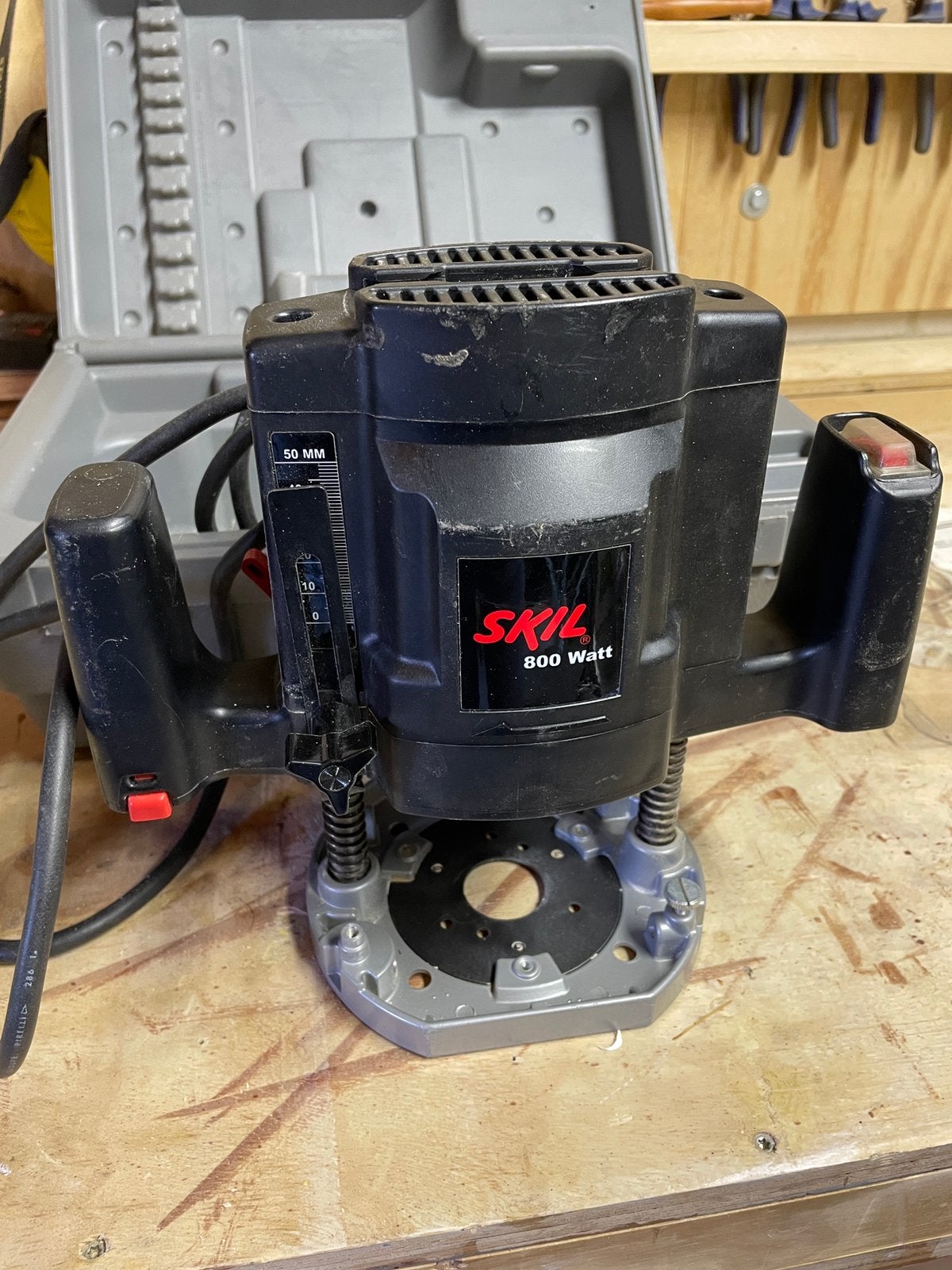 Skil 1835 bovenfrees met koffer en accesoires, Ophalen, Gebruikt, Elektrisch, Bovenfrees