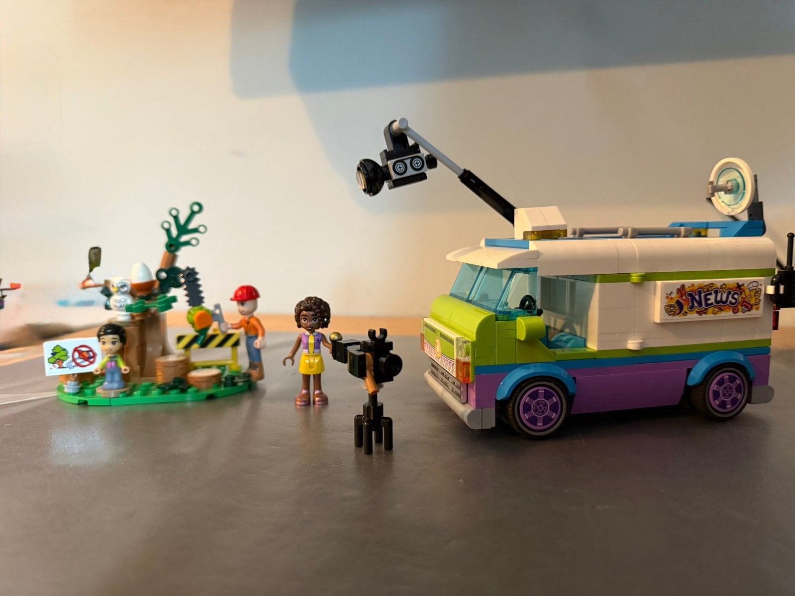 Lego friends 41749 nieuwsbusje met Aliya, Ophalen of Verzenden, Zo goed als nieuw