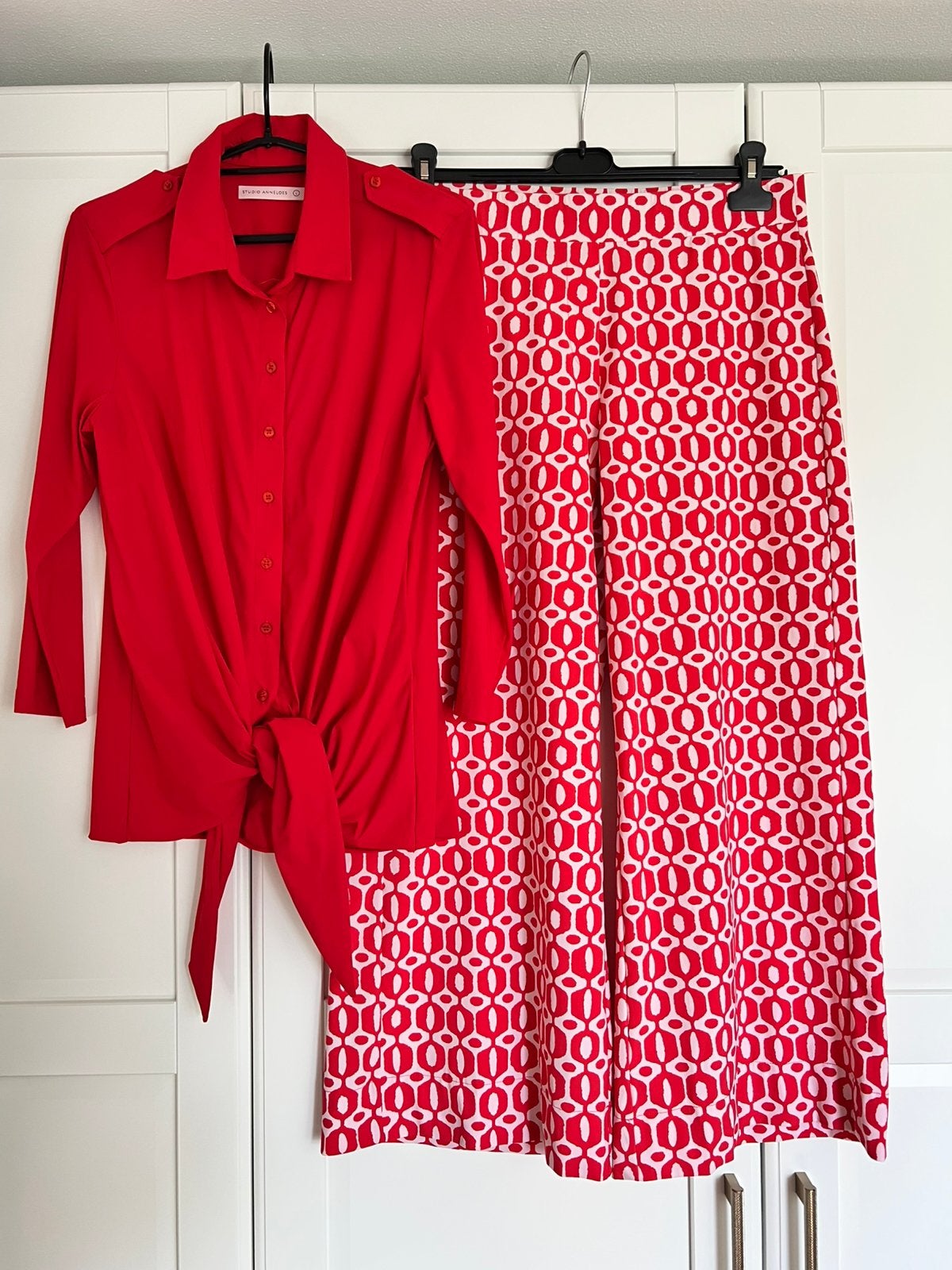 Studio anneloes set L chain culotte broek & poppy blouse red, Kleding | Dames, Broeken en Pantalons, Maat 42/44 (L), Ophalen of Verzenden