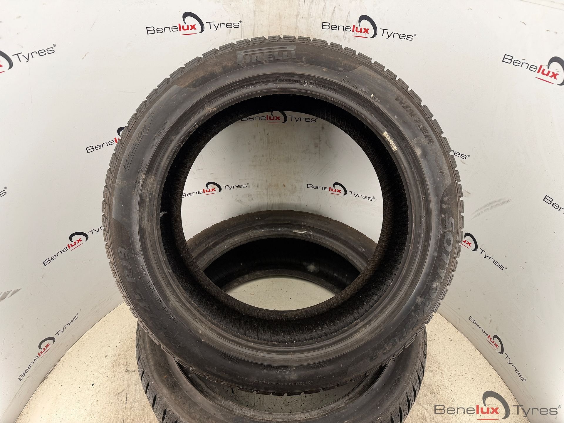 snow 245/45R19 102V Pirelli 245/45 R19 245/45/19 2454519, -, -, Winterbanden, Band(en)