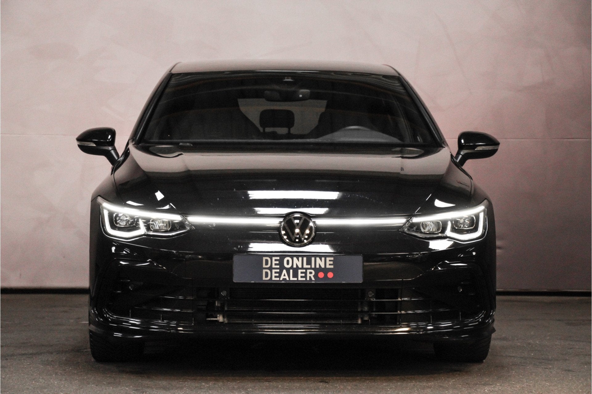 Volkswagen Golf 1.5 TSI R-Line |Sfeer|LED|Trekh|Stoelverw|, Voorwielaandrijving, Euro 6, 4 cilinders, Zwart