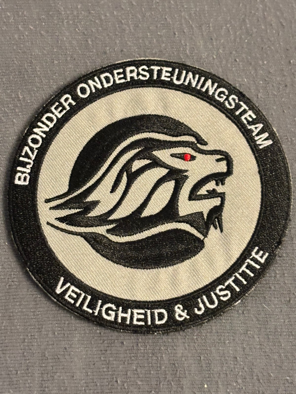 Embleem bijzonder ondersteuning team V&J, Verzenden, Overige soorten, Nederland, Embleem of Badge