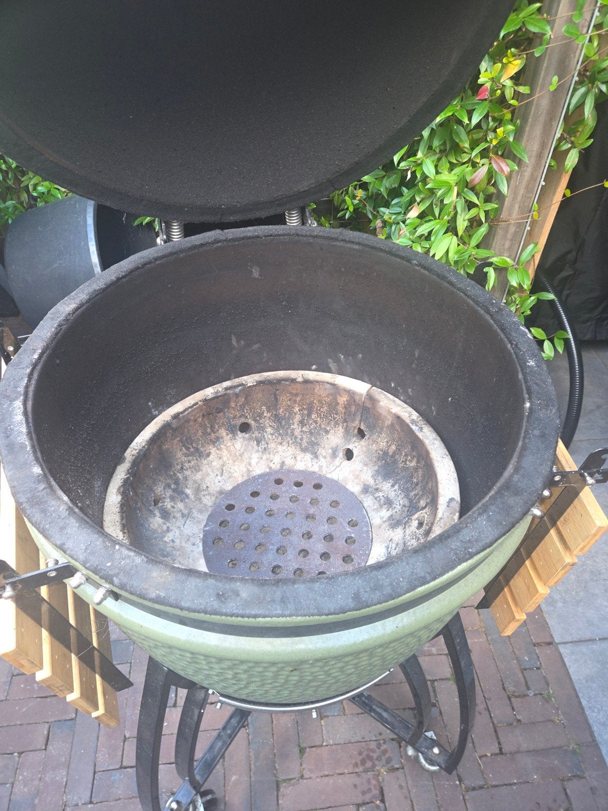 Bonfire Kamado Large BBQ - Binnenmantel gescheurd, Ophalen, Gebruikt, Bonfire