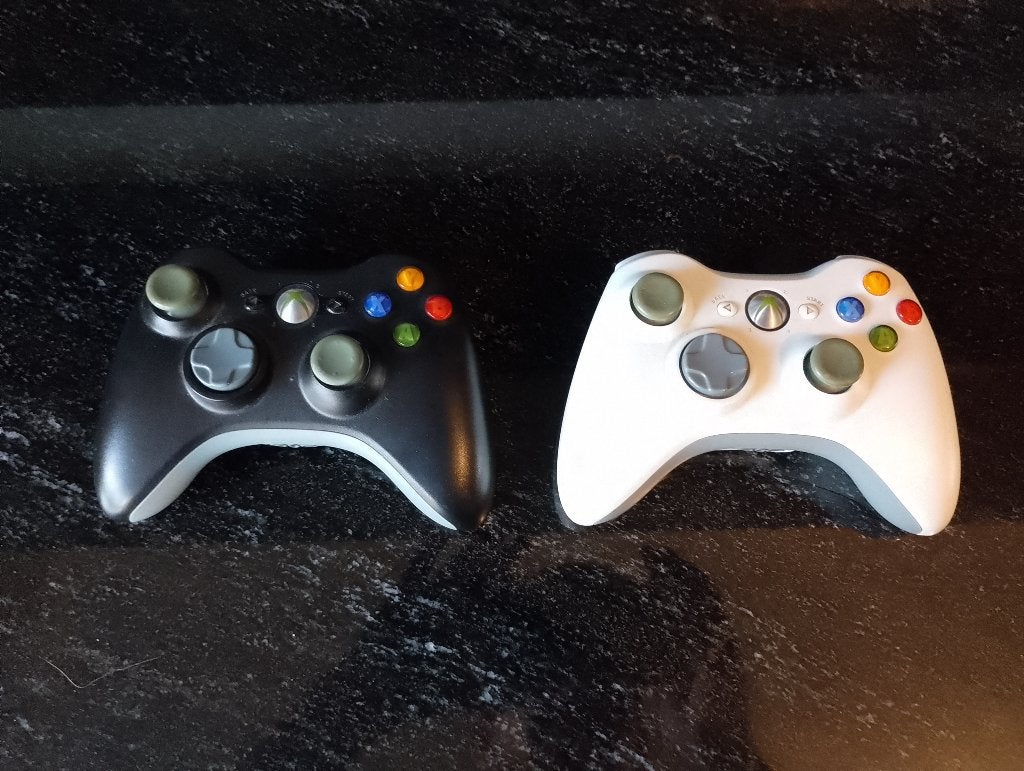 Xbox 360 Controller 2x (Origineel, Draadloos), Online, Gebruikt, Overige genres, 1 speler