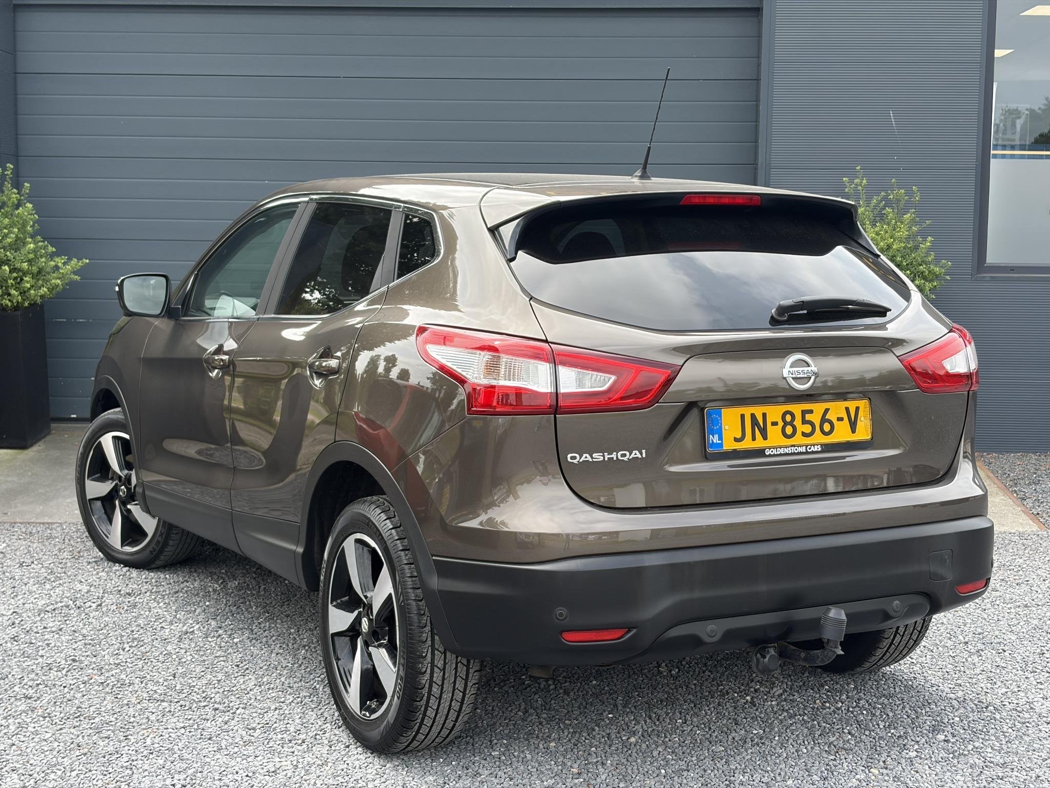 Nissan Qashqai 1.2 N-Connecta 360° Camera,Trekhaak,Navi,Pdc, Auto's, Voorwielaandrijving, Dealer onderhouden, Stof, Gebruikt