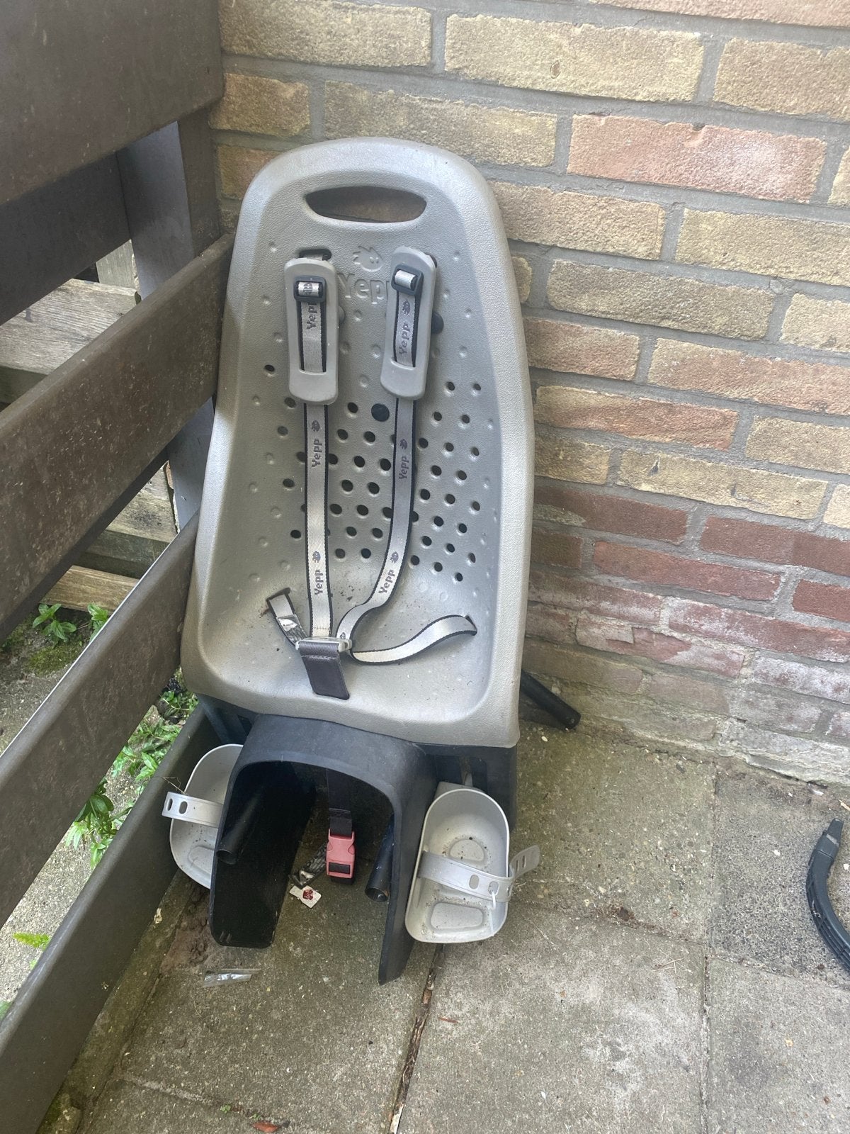 Yepp fietszitje (zonder bevestiging), Fietsen en Brommers, Ophalen of Verzenden, Gebruikt, Achterzitje, Voetsteuntjes