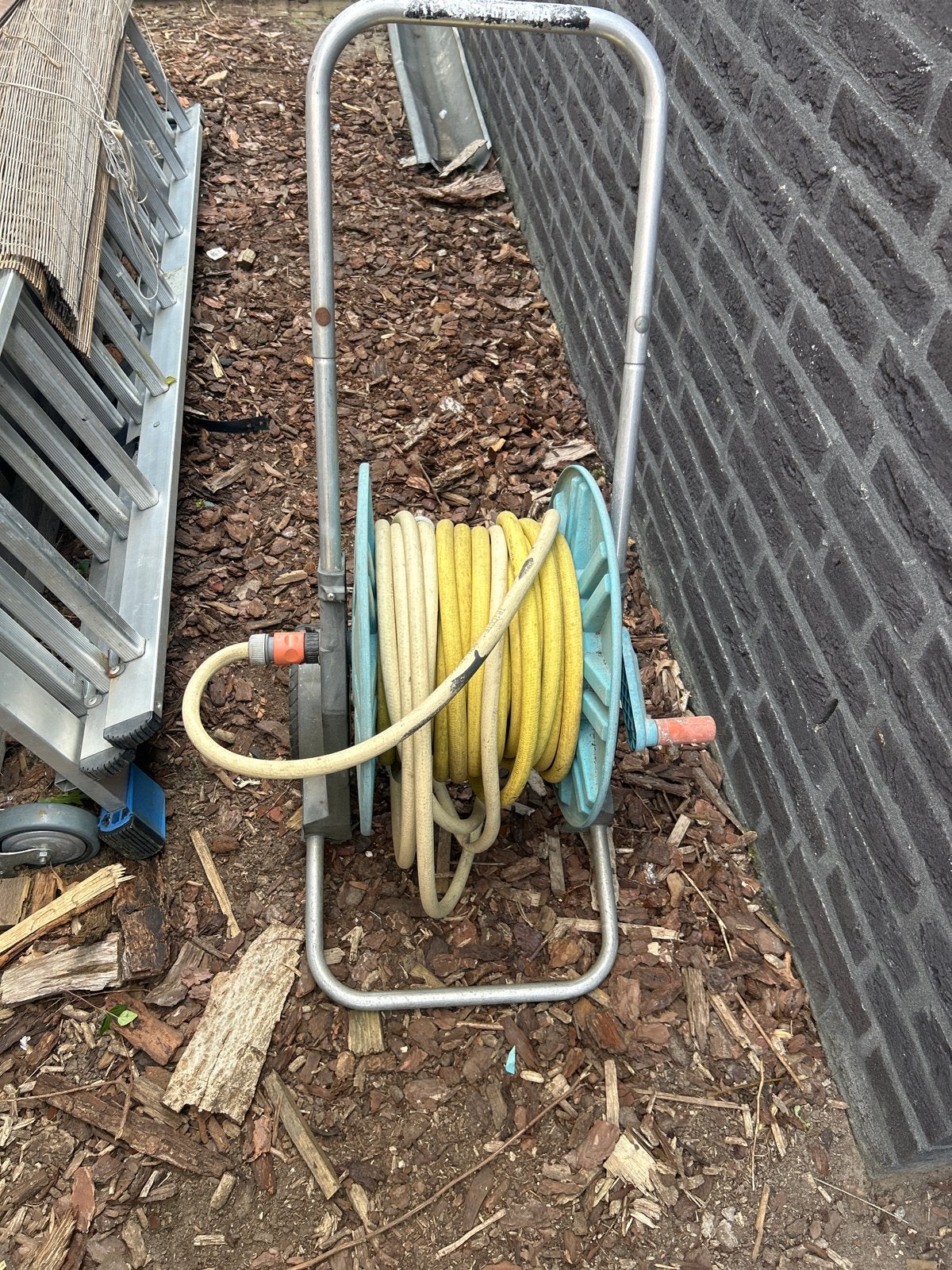 Gardena Tuinslanghaspel met slang plusminus 20 meter, Tuin en Terras, Ophalen, Gebruikt, Tuinslanghaspel