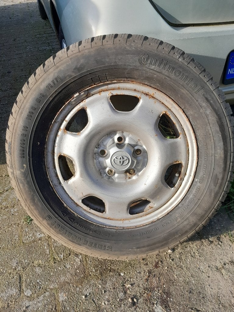 Foto 7 van NAAFDOPPEN - Origineel - TOYOTA RAV4 / FUNCRUISER - 4 Stuks