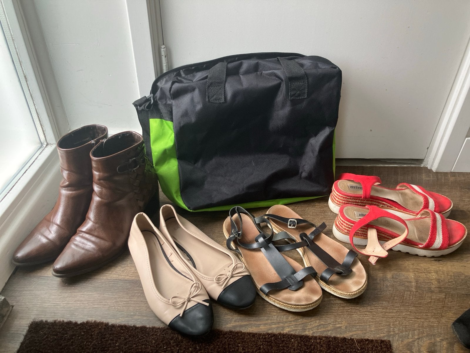Gratis: Gebruikte schoenen en nieuwe tas (maat 39), Ophalen, Gedragen, Overige kleuren, Overige typen