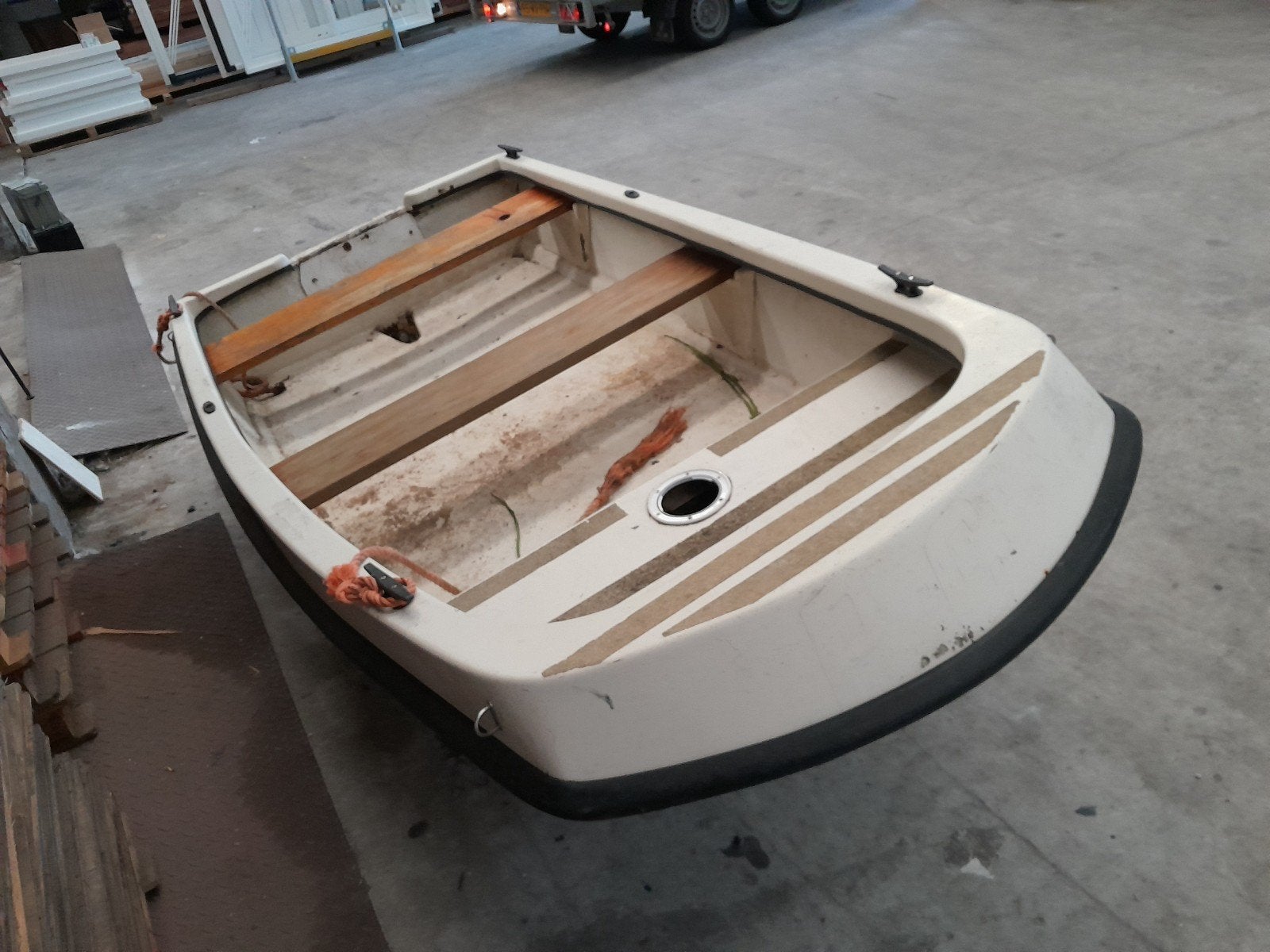 Kleine polyester platbodem bootje - Ideaal voor recreatie, Ophalen of Verzenden, Gebruikt