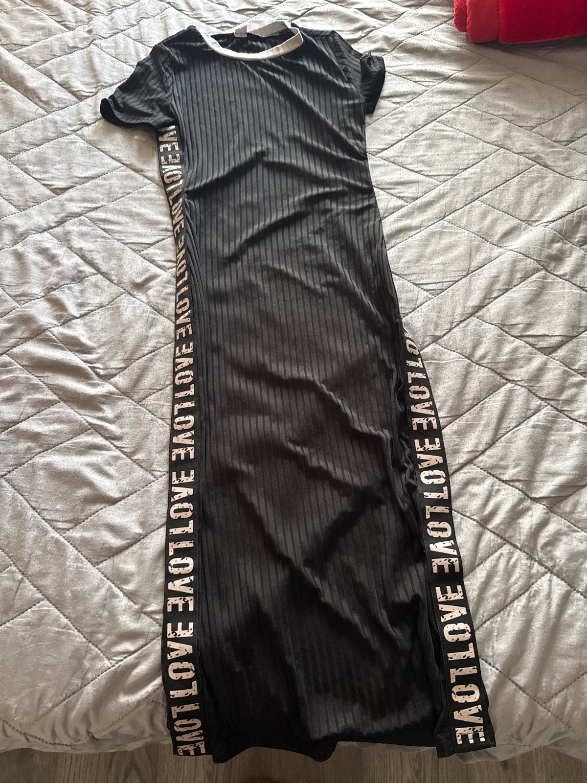 Zwarte geribbelde maxi-jurk met 'LOVE' print, Zwart, Gedragen, Onder de knie, Ophalen