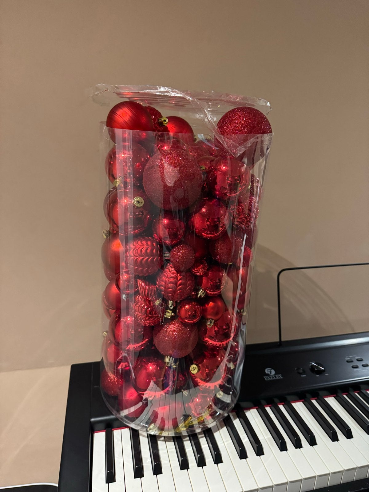 Kerstballen rood, Ophalen