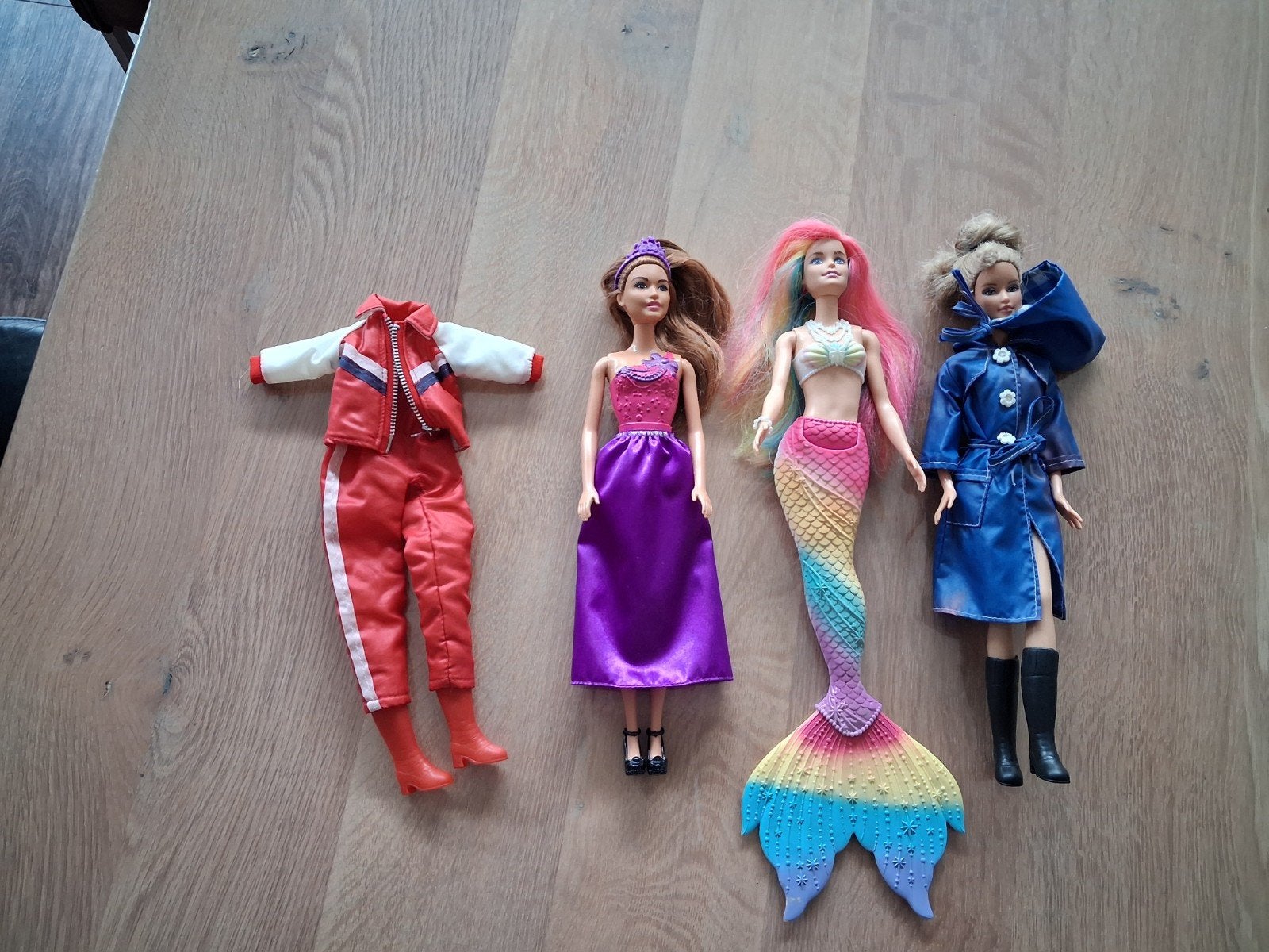 Barbie poppen en kleding, Ophalen, Gebruikt, Barbie