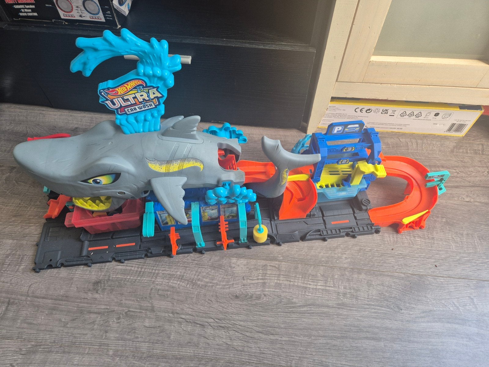 Hot wheels City Ultra Shark, Ophalen, Zo goed als nieuw