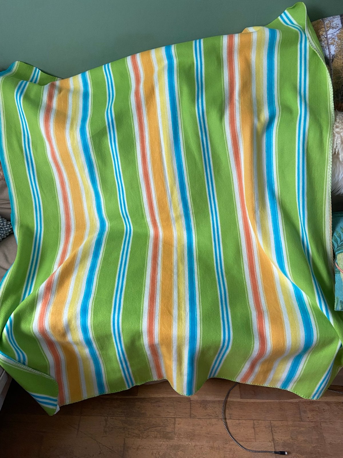 Als Nieuwe Fleece Deken - 125x150 cm - Gestreepte Kleuren, Fleecedeken, Nieuw, Ophalen of Verzenden, Meerkleurig