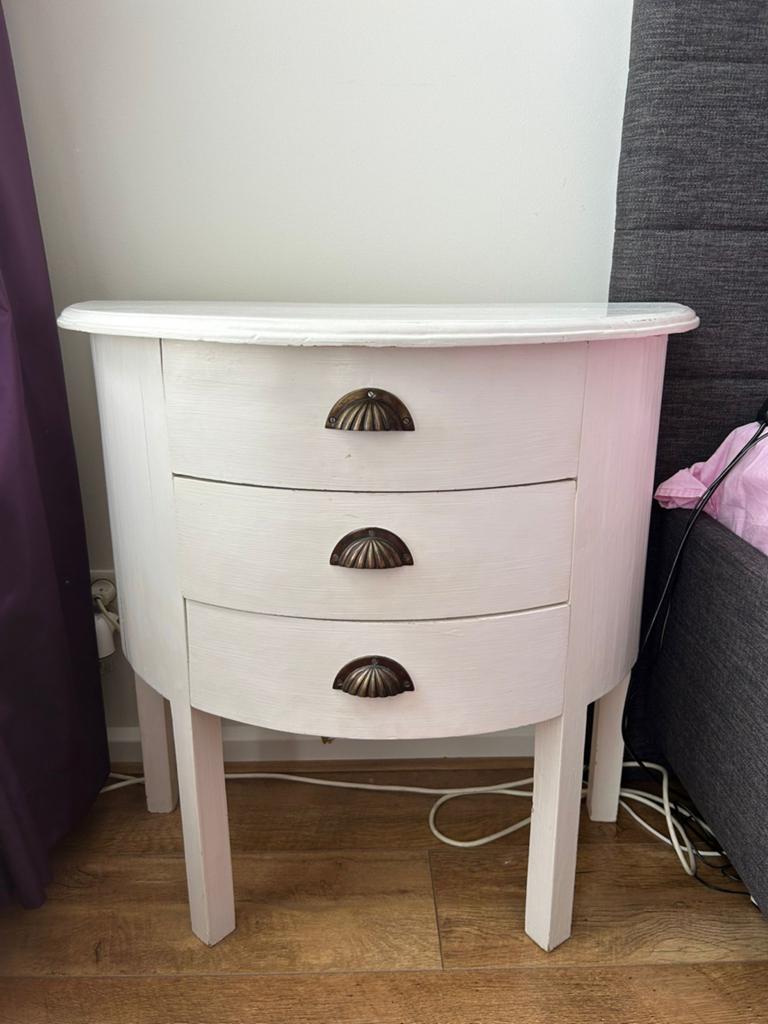2x Wit halfrond nachtkastjes met 3 lades, Gebruikt, 55 tot 75 cm, Overige vormen, Hout