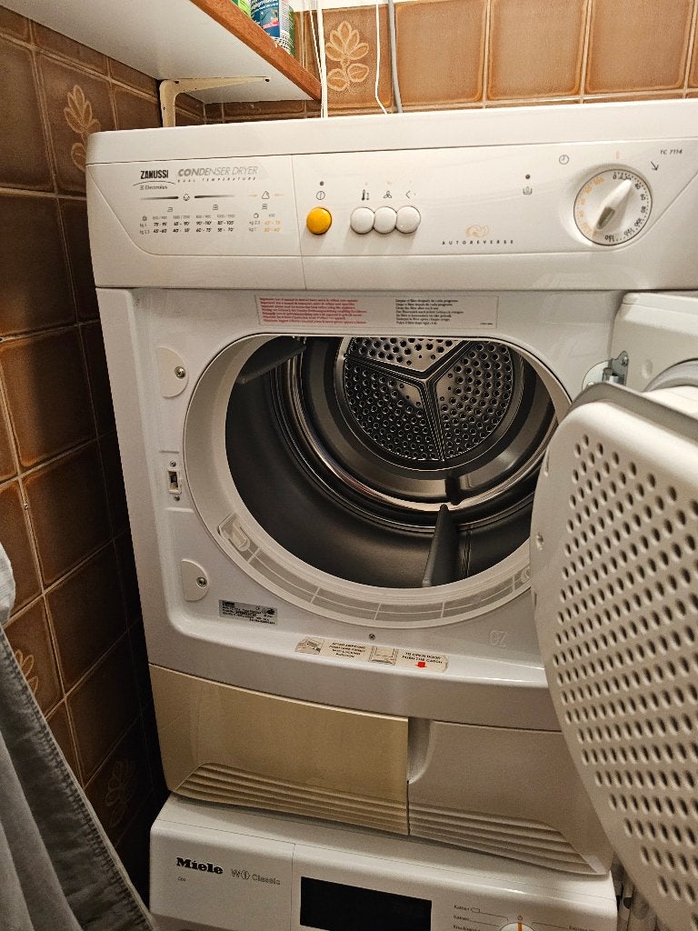 Zanussi Condenser wasdroger TC 7114, Ophalen, 4 tot 6 kg, Zo goed als nieuw, Voorlader