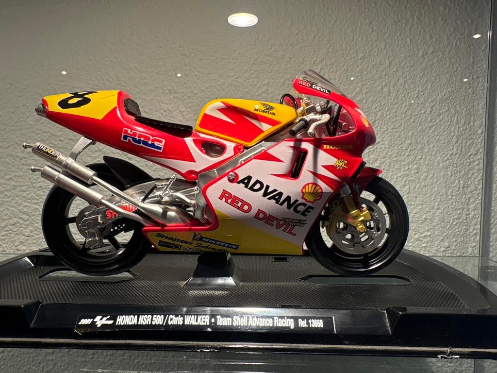 Honda NSR 500 Chris Walker Team Shell Advance Racing, Overige merken, Ophalen of Verzenden, Zo goed als nieuw, Groter dan 1:32