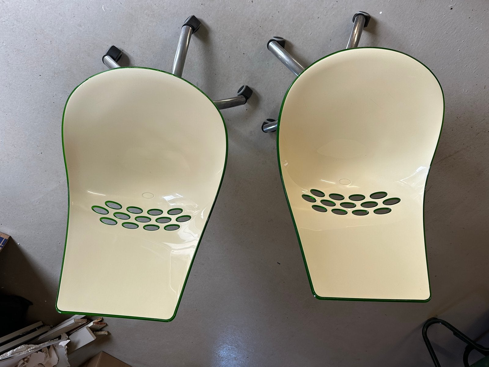 Set van 2 Calligaris Jam stoelen; creme/groen., Ophalen, Kunststof, Gebruikt, Twee
