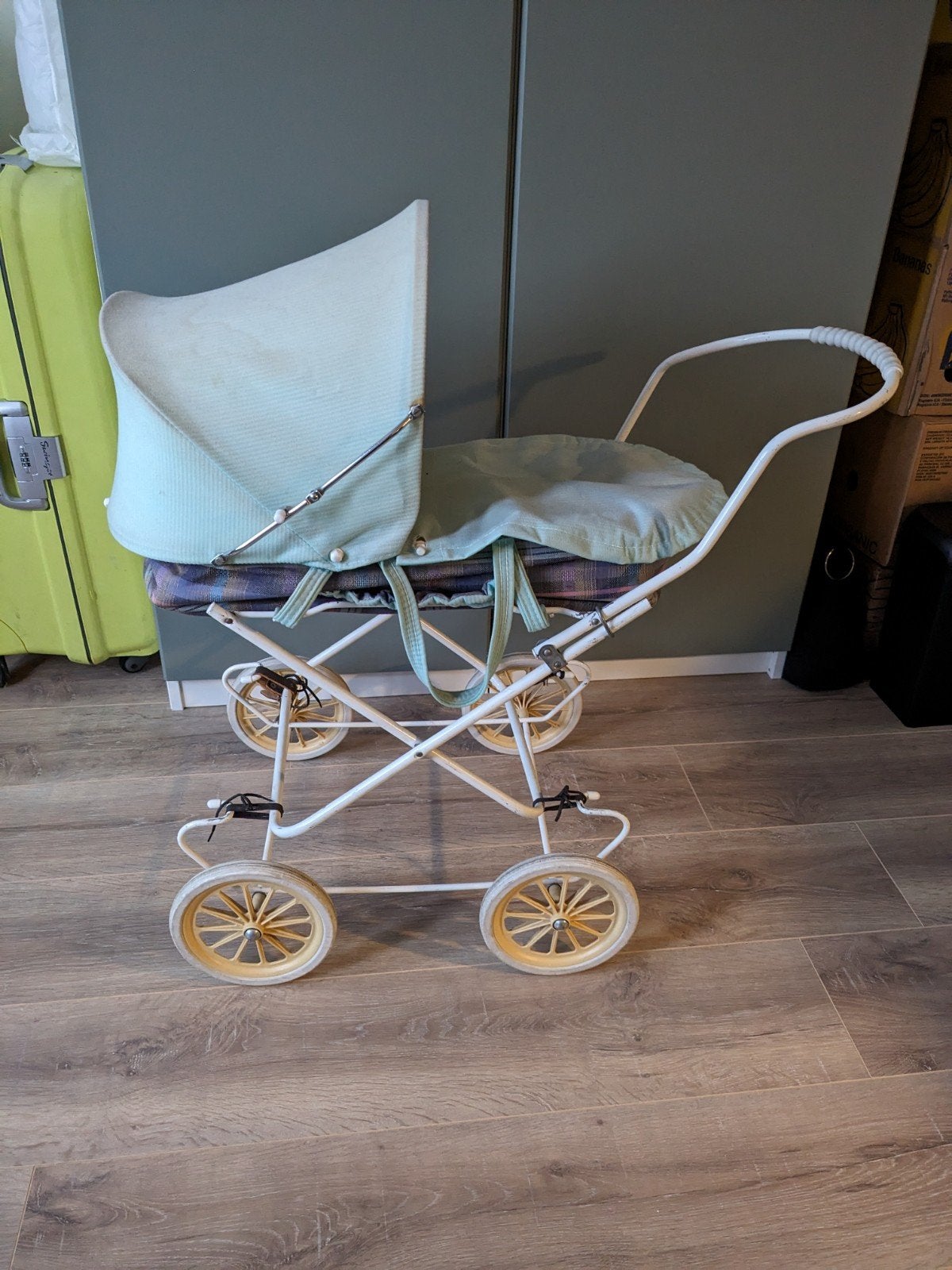 Gratis poppenwagen om op te knappen, Ophalen, Gebruikt, Jongen of Meisje