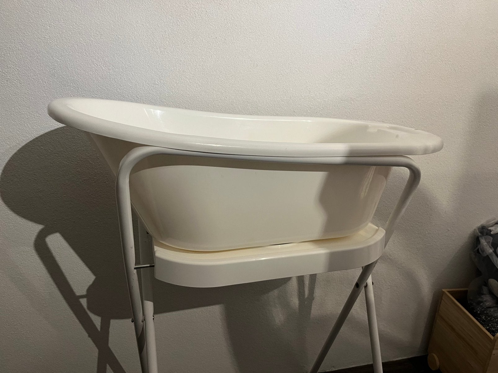 Babybadje met standaard, Ophalen, Zo goed als nieuw, Badje, Standaard