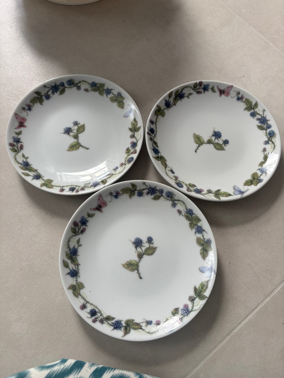 Dessertbordjes 3 stuks nieuw, Ophalen