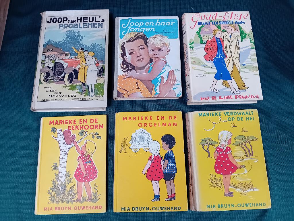 Oude leesboekjes voor jonge meisjes., Ophalen of Verzenden