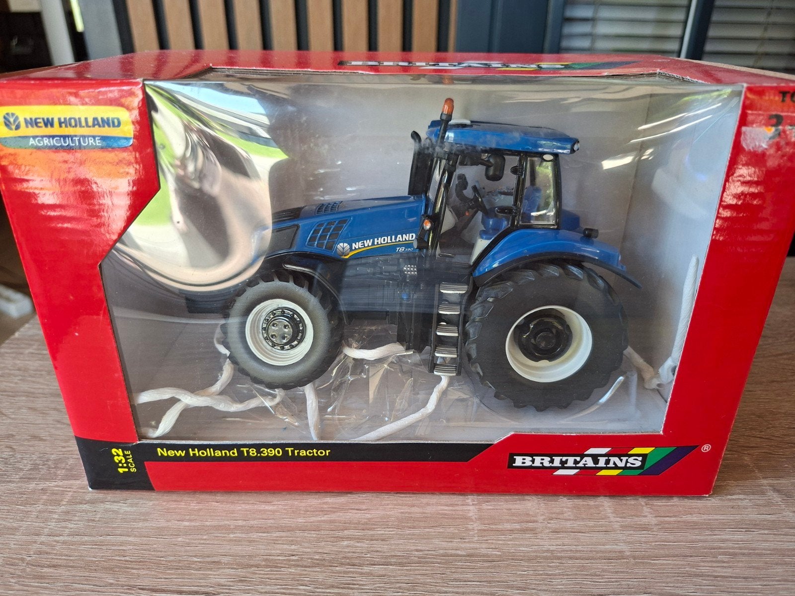 Britains New Holland T8.390 Tractor 1:32 Schaal, Hobby en Vrije tijd, Modelauto's | 1:32, Ophalen of Verzenden