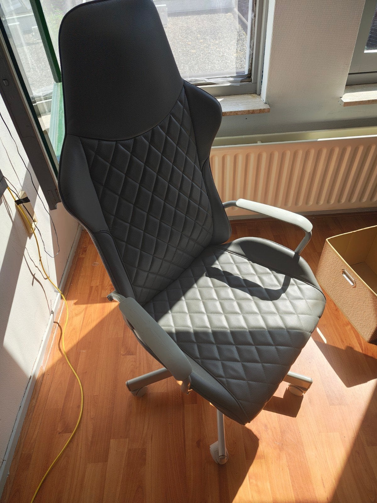 Grijze gaming stoel van Ikea - Zo goed als nieuw, Ophalen, Zo goed als nieuw, Grijs, Bureaustoel