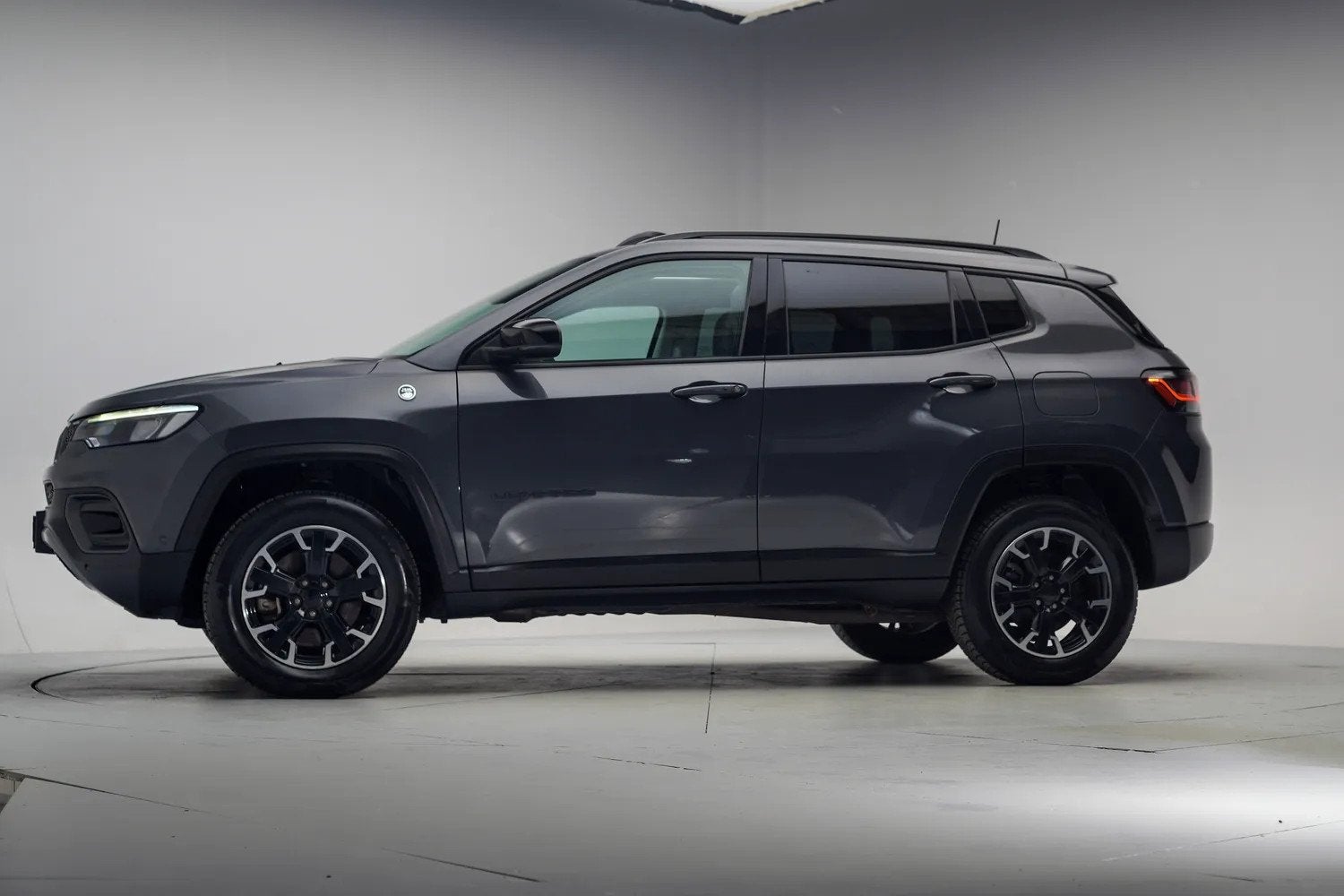 Jeep Compass 4xe 240 Plug-in Trailhawk Aut. [ Panoramadak Ad, Automaat, 4 cilinders, Bedrijf, Vierwielaandrijving
