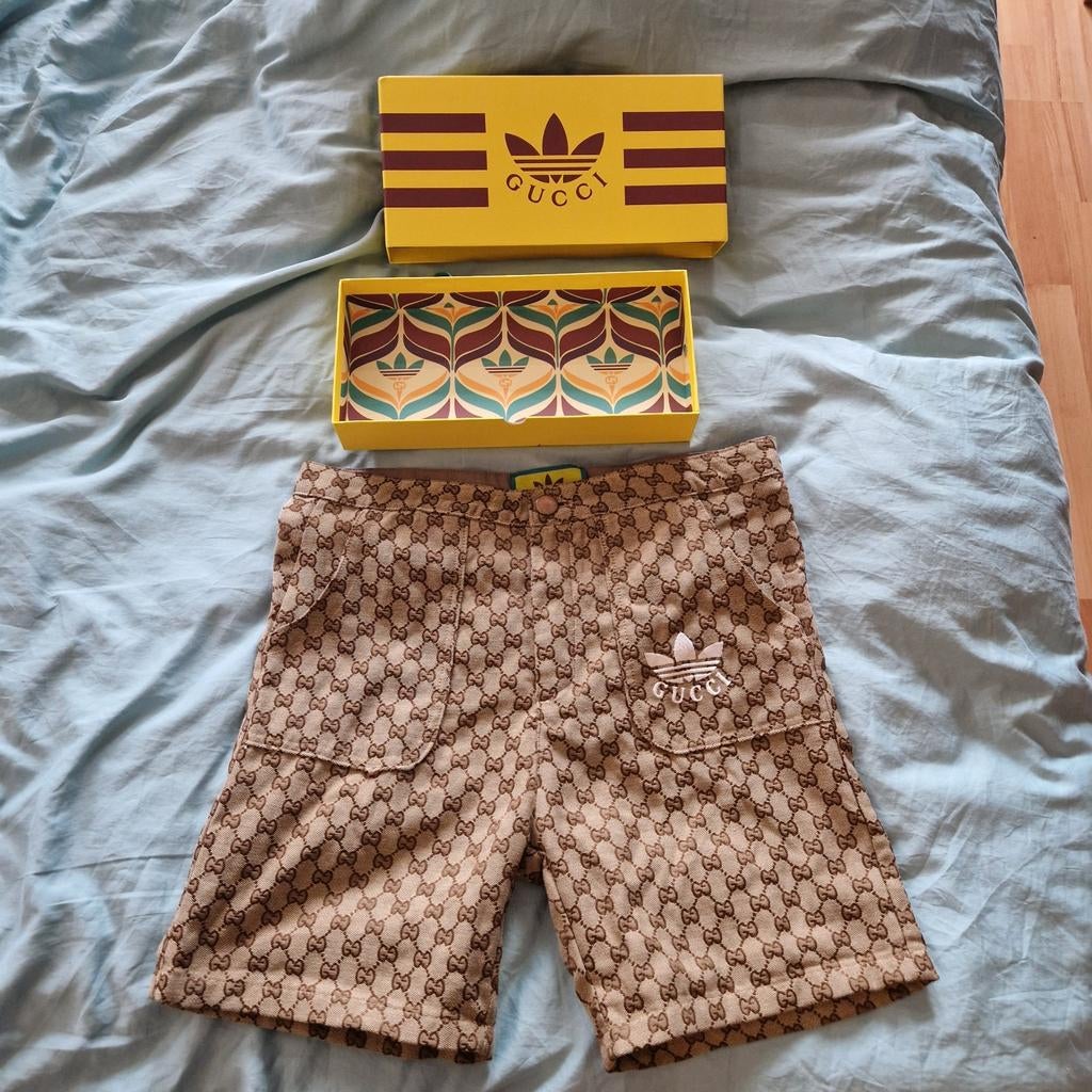 Adidas x Gucci Korte Broek GG Logo Maat M, Kleding | Heren, Adidas x Gucci, Bruin, Maat 48/50 (M), Ophalen of Verzenden