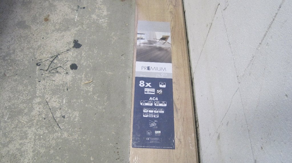 Laminaat restpartij 4.8m2  15 euro, Ophalen, 30 cm of meer, 50 tot 150 cm, Nieuw