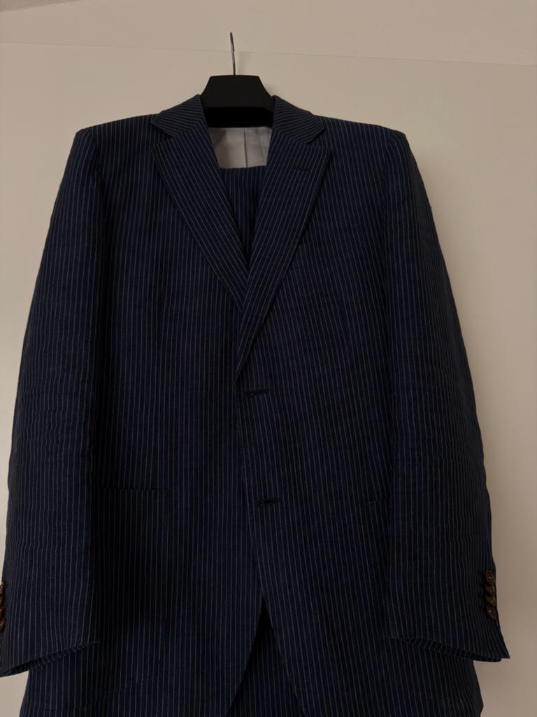 Blauw pak met krijtstreep - Maat 48 - Zo goed als nieuw, Kleding | Heren, Kostuums en Colberts, Ophalen of Verzenden, Zo goed als nieuw