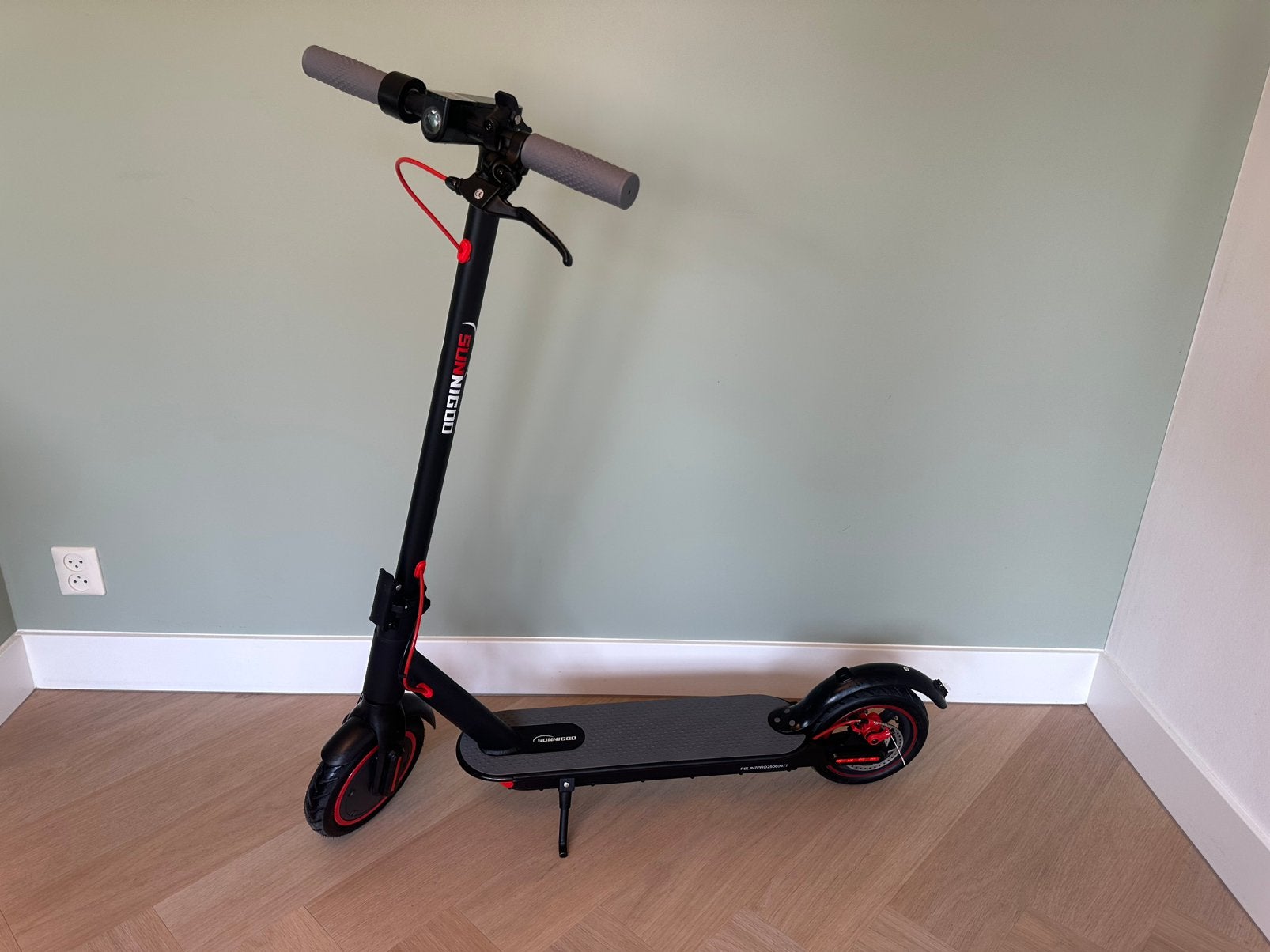 SUNNIGOO Elektrische Step - 30 KM/H - NIEUW IN DOOS, Fietsen en Brommers, Steps, Nieuw, Elektrische step (E-scooter), Ophalen of Verzenden
