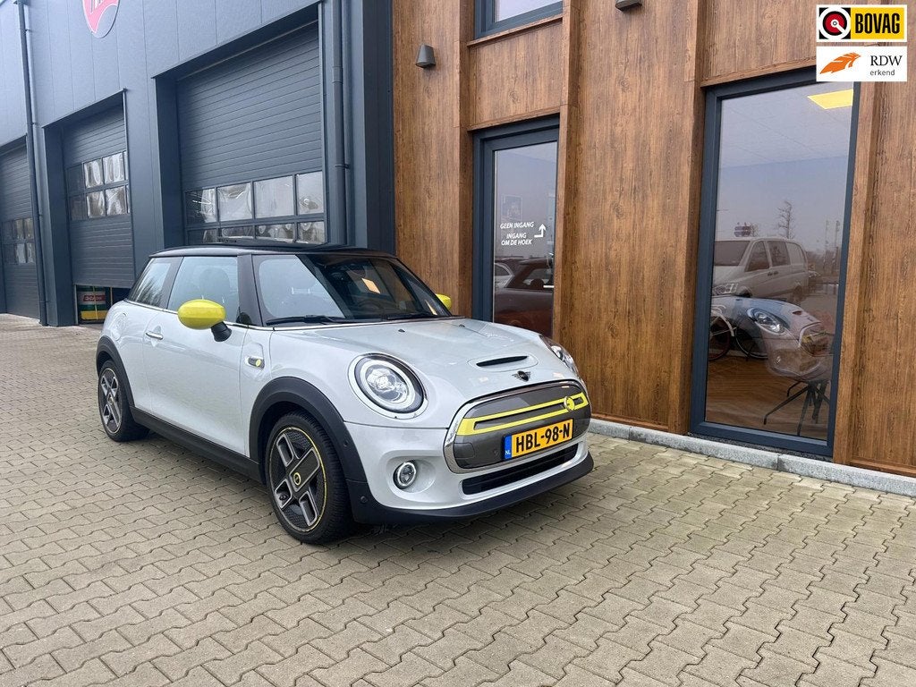 Mini Mini Electric Charged 33 kWh S Yours full opttion l cam, Auto's, Mini, Gebruikt, 4 stoelen, Leder, 184 pk