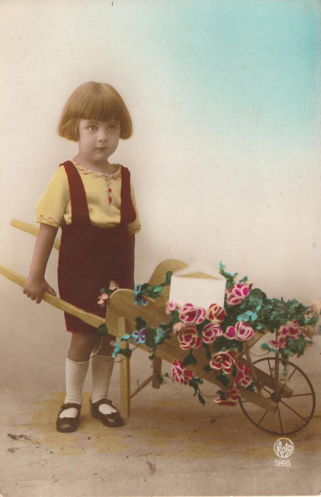 MEISJE KRUIWAGEN UIT 1925 ZEER MOOIE OUDE KAART KN378, Ophalen of Verzenden, 1920 tot 1940, Gelopen, Overige thema's