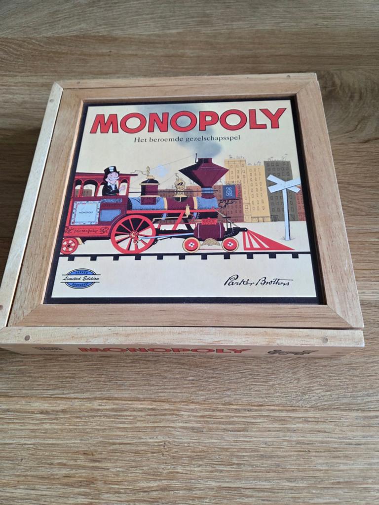 Monopoly houten editie, Hobby en Vrije tijd, Gezelschapsspellen | Bordspellen, Ophalen of Verzenden, Zo goed als nieuw