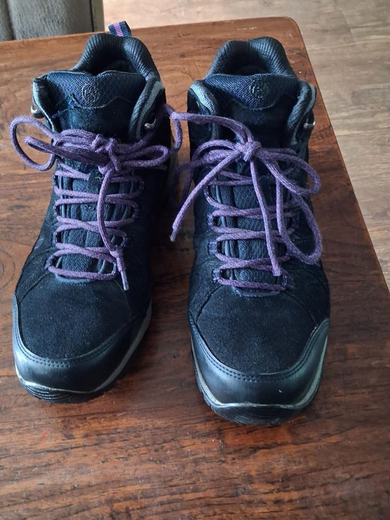 Goede wandelschoenen ( human- nature) mt 38, Ophalen of Verzenden, Schoenen