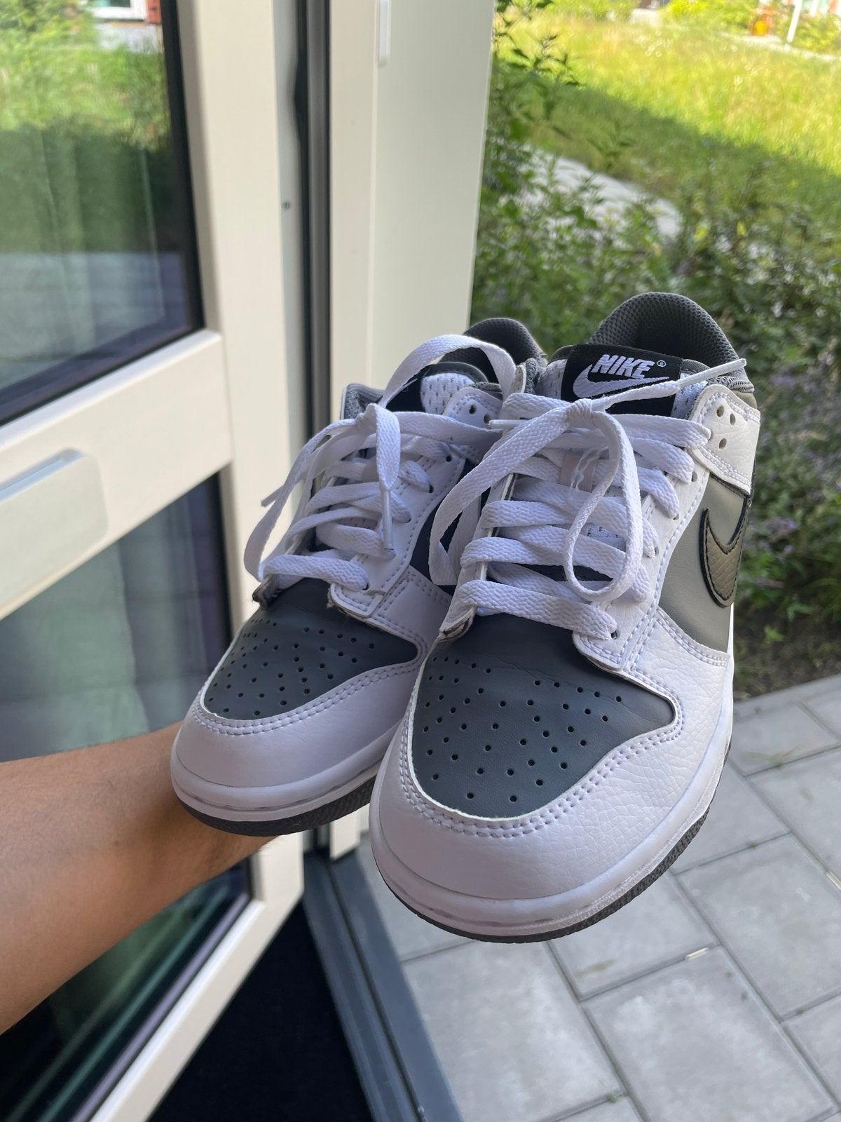 2 paar Nike Air Jordan 1 - Maat 36 - Zo goed als nieuw, Ophalen of Verzenden, Zo goed als nieuw, Wit, Sneakers of Gympen