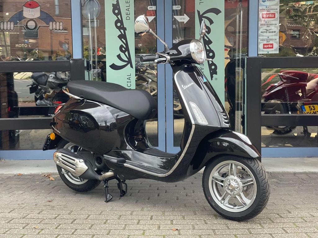 Vespa  Primavera 50 RST IGET Nero Convinto 45km 2026, Fietsen en Brommers, Scooters | Vespa, Overige modellen, Maximaal 45 km/u