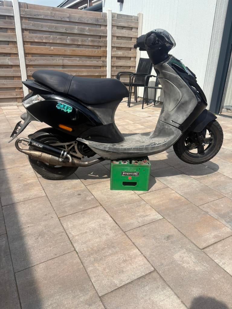 zip70 zonder123, Fietsen en Brommers, Ophalen, Zo goed als nieuw, Benzine, Overige modellen