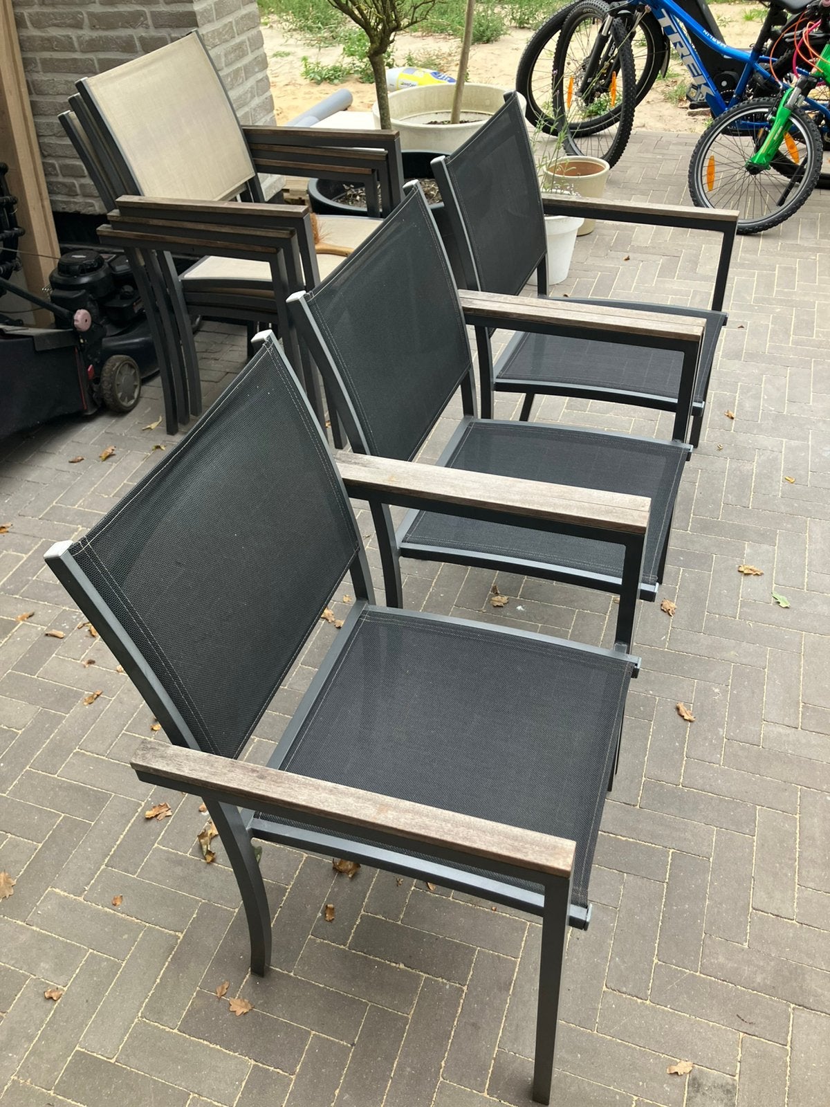 3 zwarte tuinstoeltjes (set met 3 beige), Ophalen, Gebruikt, Aluminium, Stapelbaar