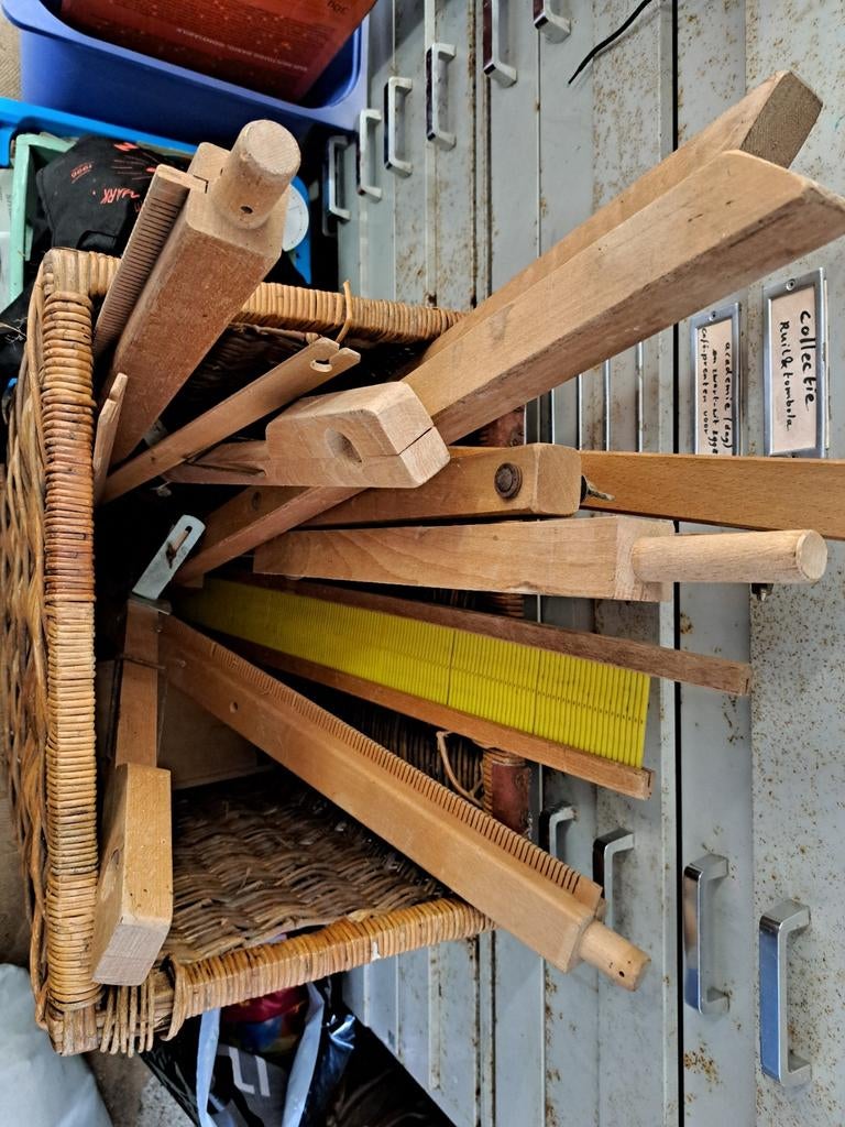 Houten onderdelen voor weefgetouw in mand, Hobby en Vrije tijd, Ophalen of Verzenden, Overige typen