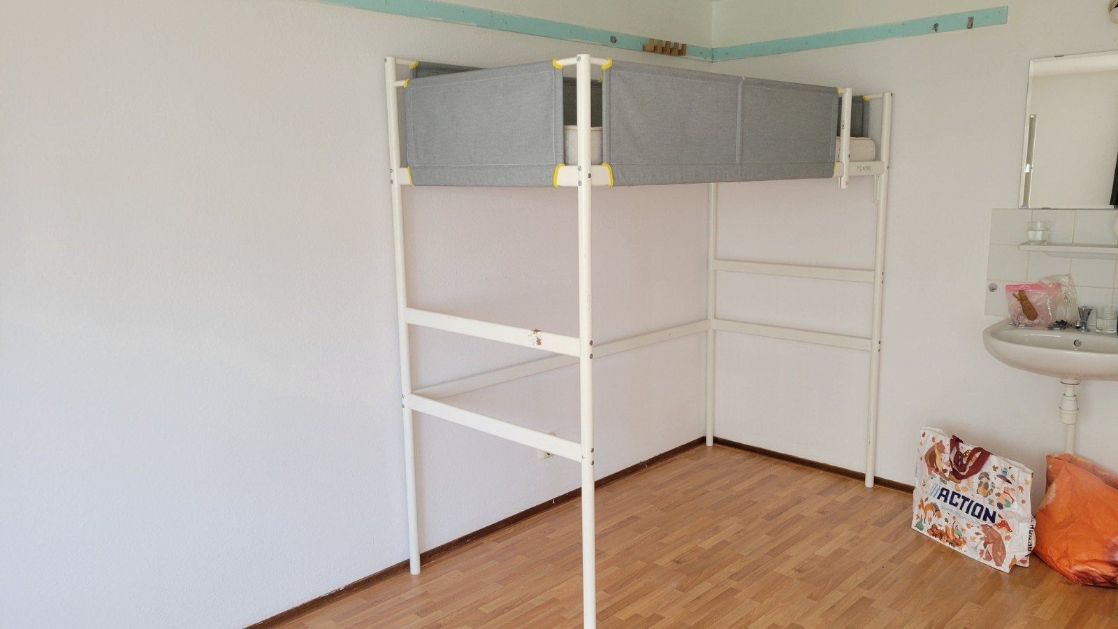 Foto 2 van Ikea Vitval Hoogslaper (incl. matras)
