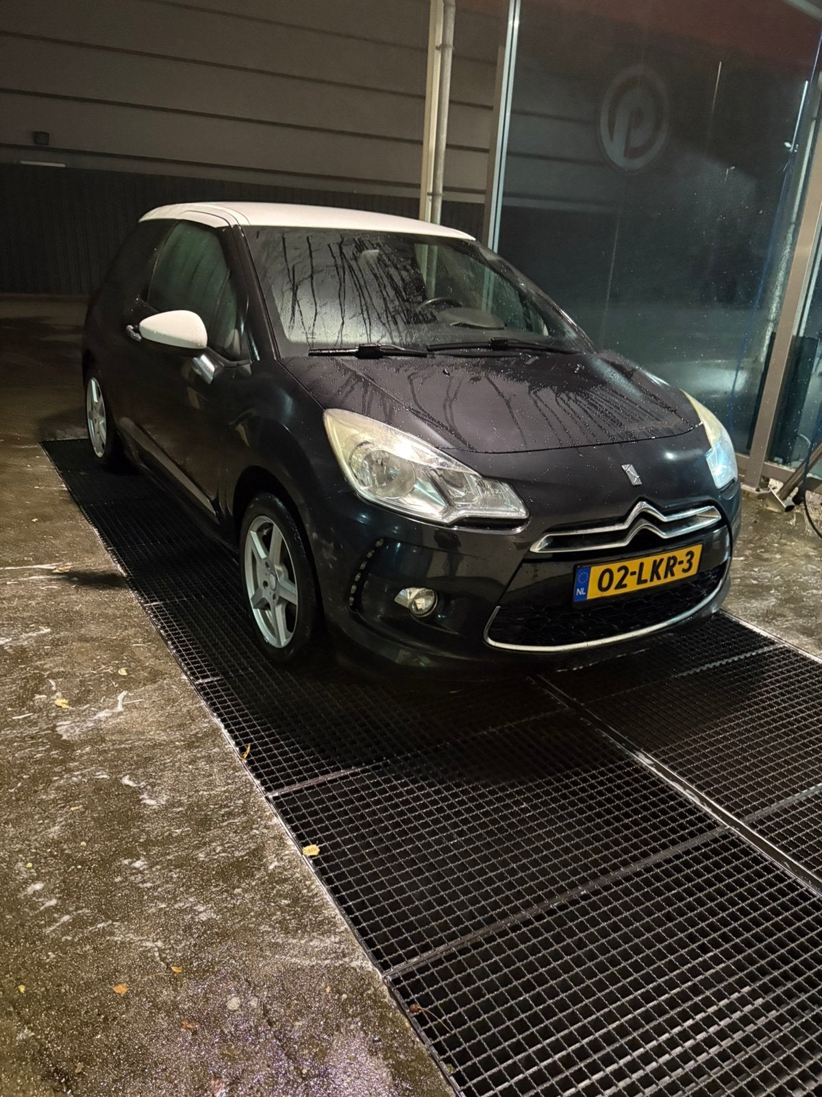 Citroën DS3 1.6 VTI 88KW 2010 Zwart, Auto's, Voorwielaandrijving, 40 €/maand, Zwart, 4 cilinders