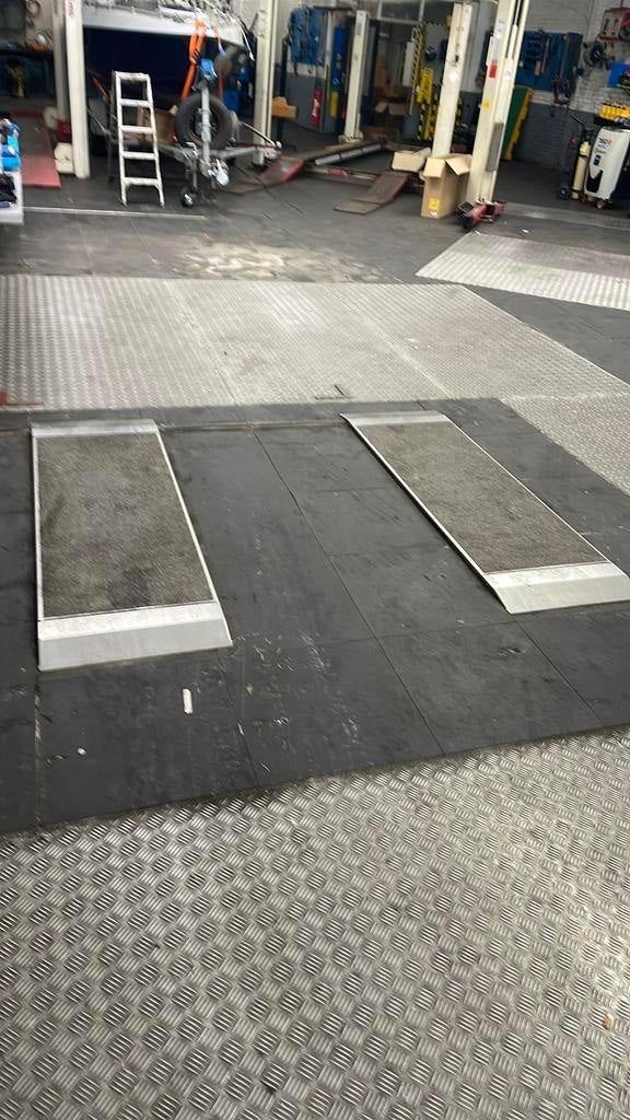 Magus Remmenbank voor bv garage, Auto diversen, Ophalen, Gebruikt