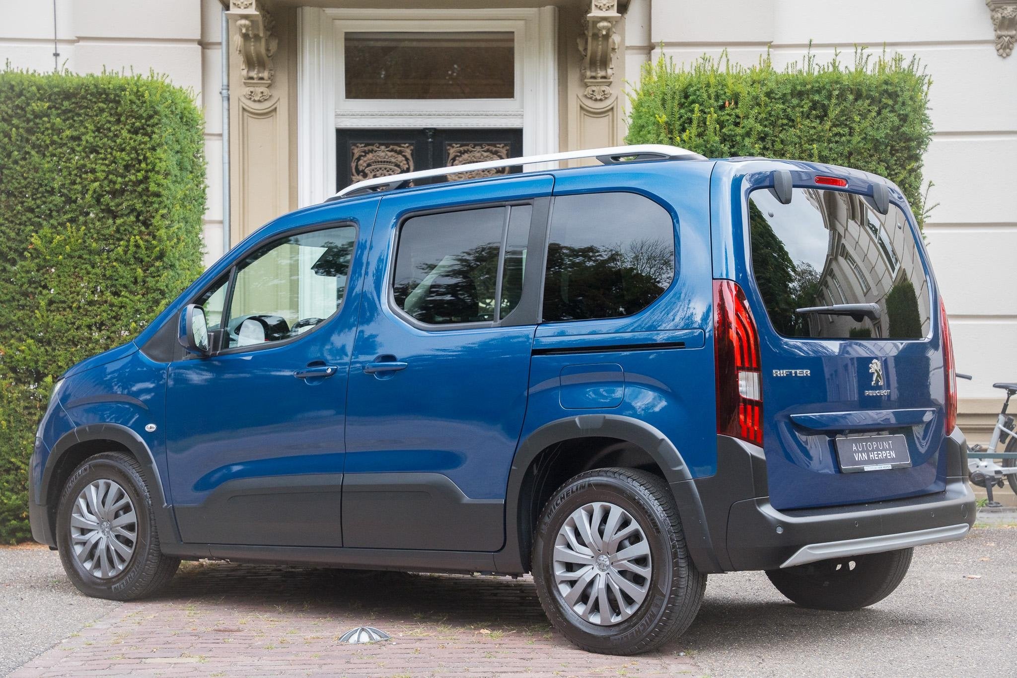 Peugeot Rifter 1.2 Puretech Allure CAMERA | CARPLAY | AIRCO, Stof, Gebruikt, Euro 6, 1199 cc